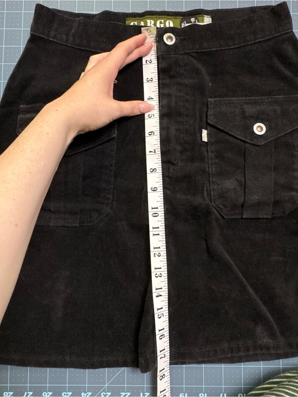 vintage Levi's SilverTab black corduroy cargo mini skirt - Picture 3 of 6